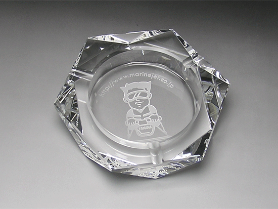 クリスタルガラス灰皿Ｃ